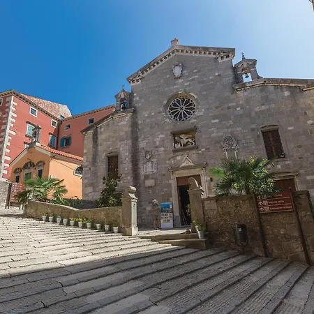 3 Bedroom Stunning In Labin (Istria)